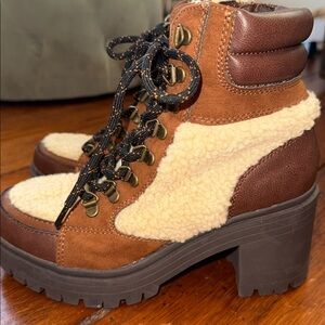 Sherpa boots